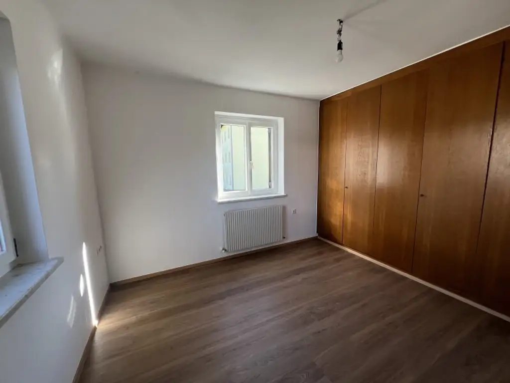VOLDERS - Sonnige 3 Zi.-Wohnung mit Balkon und eigenem Gartenanteil zur Vermietung