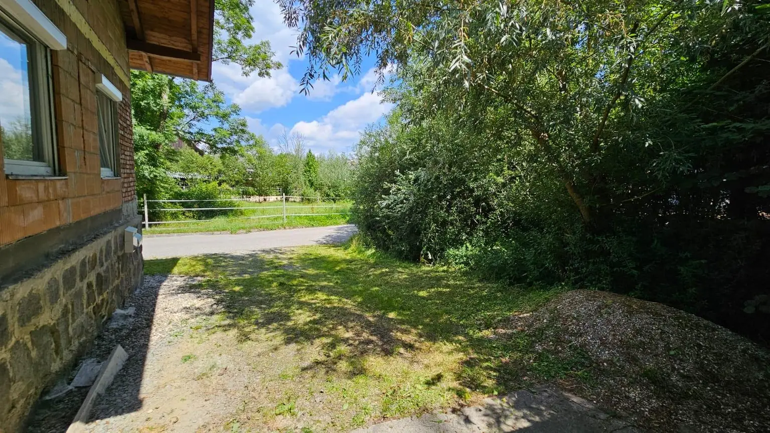 Innviertel-Highlight! Schöner neuwertiger Bungalow mit gr. Garage und schönem Garten in Eggerding nahe Andorf und Schärding zu verkaufen!