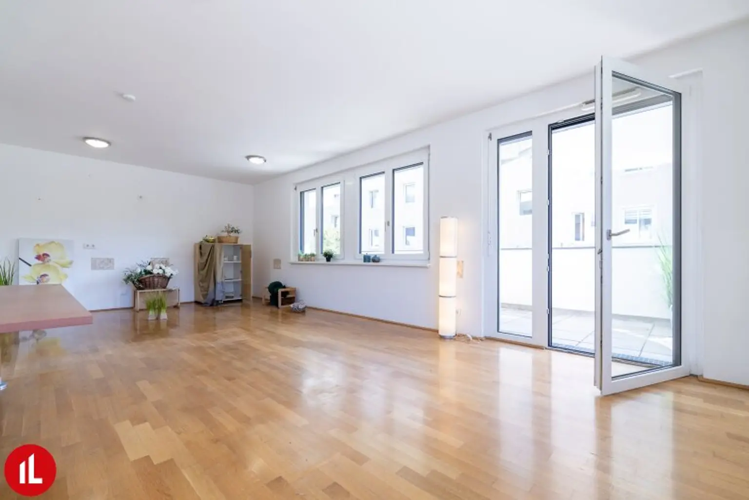Großzügige 4 Zimmer-Eigentumswohnung mit Terrasse | direkt im Zentrum von Schwechat