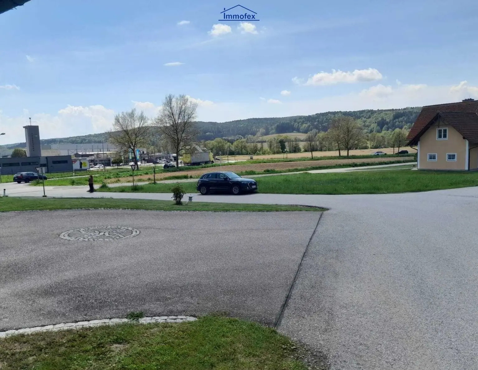 Sonniges, ebenes Baugrundstück in schöner Wohnlage