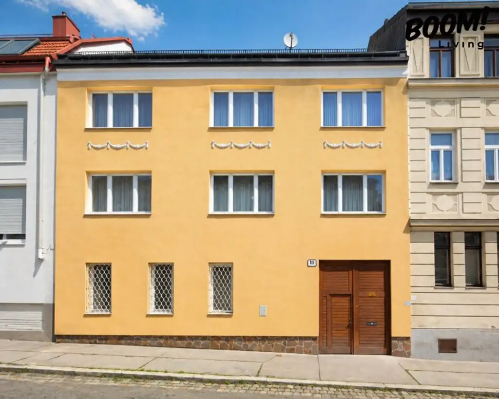 Historischer Charme trifft modernes Wohnen // Saniertes Zinshaus mit historischem Flair // Ausbaupotenzial im Dachgeschoss und Genehmigung für Kurzzeitvermietung, 1180 Wien.