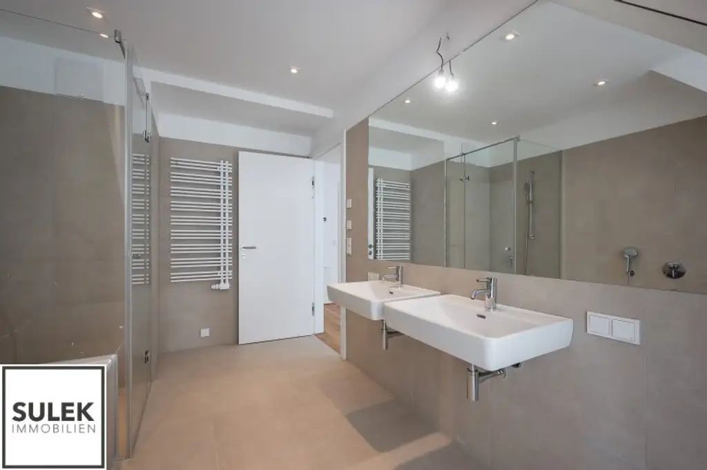 ERSTBEZUG-Townhouse: Exklusives 4-Zimmer-Townhouse mit 2 Terrassen & Tiefgaragen-Option - ab sofort