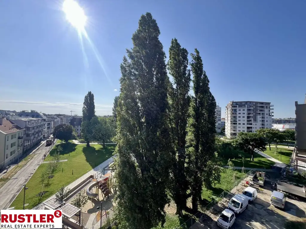 **ATTEMSGARTEN - HOCHWERTIGE 4 Zi WOHNUNG INKL. KÜCHE - 2 TERRASSEN - 2 BÄDER UND FITNESS**
