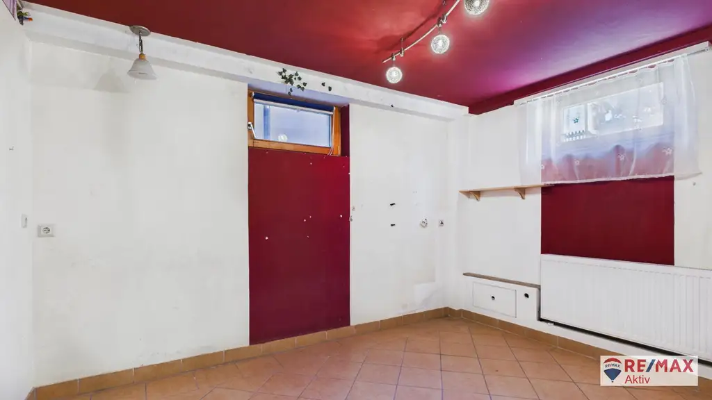Rustikaler Charme trifft moderne Technik – Einfamilienhaus mit Galerie in Toplage Strasshof