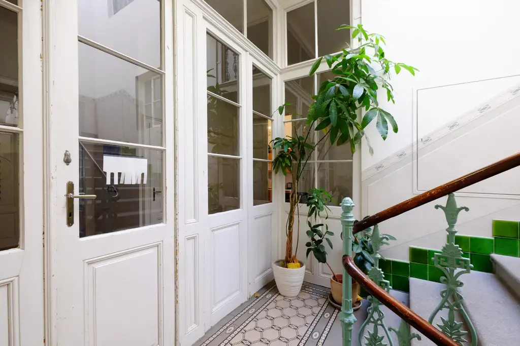 Historische Villa ALMEROTH im Stadtzentrum- Wohnen auf 250 m2 im OG plus 4 Untermieter