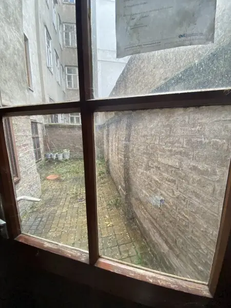 Mittelzinshaus mit bewilligten Dachbodenausbau