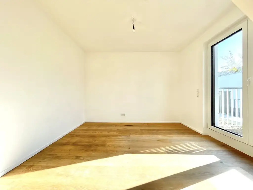 *TERRASSENTRAUM - Goldener Hirsch – Stilvolle 3-Zimmer-Wohnung mit Terrasse & Balkon in der Ziedlergasse, 23. Bezirk*