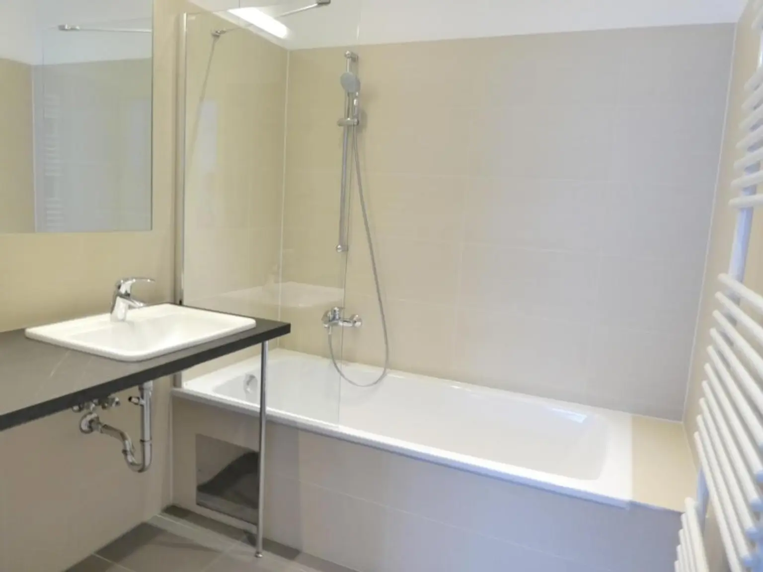 Neuwertig & tolle Lage!! Super-moderne 2-Zimmer Wohnung