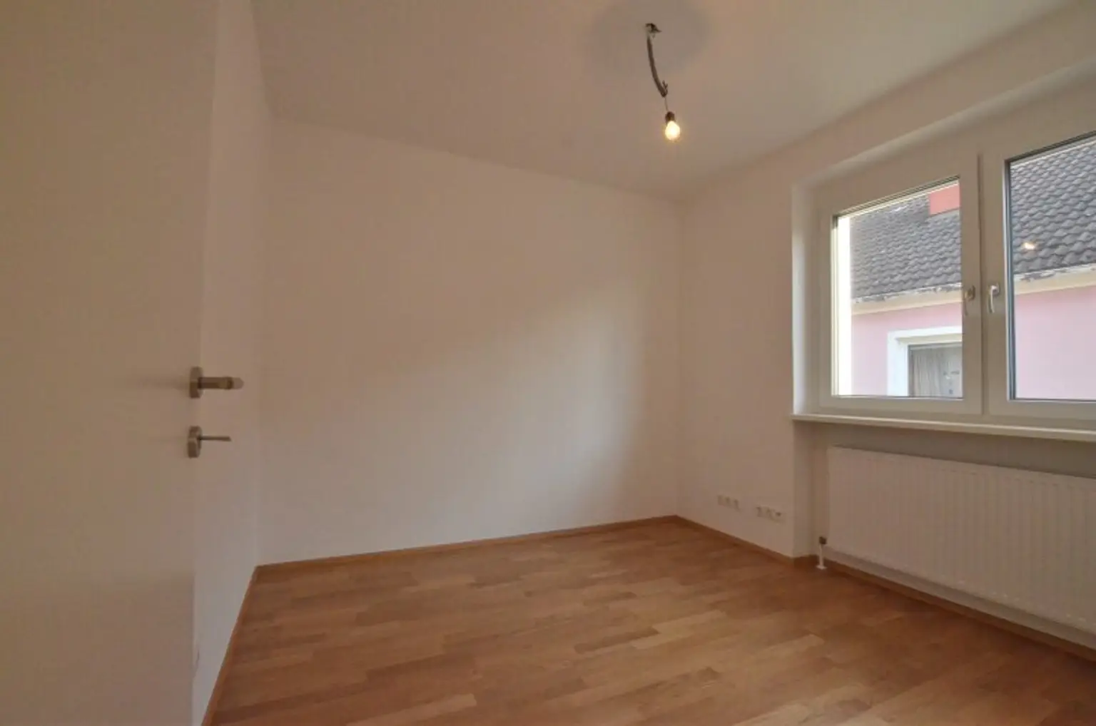 NEUWERTIGE 4-Zimmer Wohnung im Zentrum von Tragwein  II  mit hochwertiger Einbauküche
