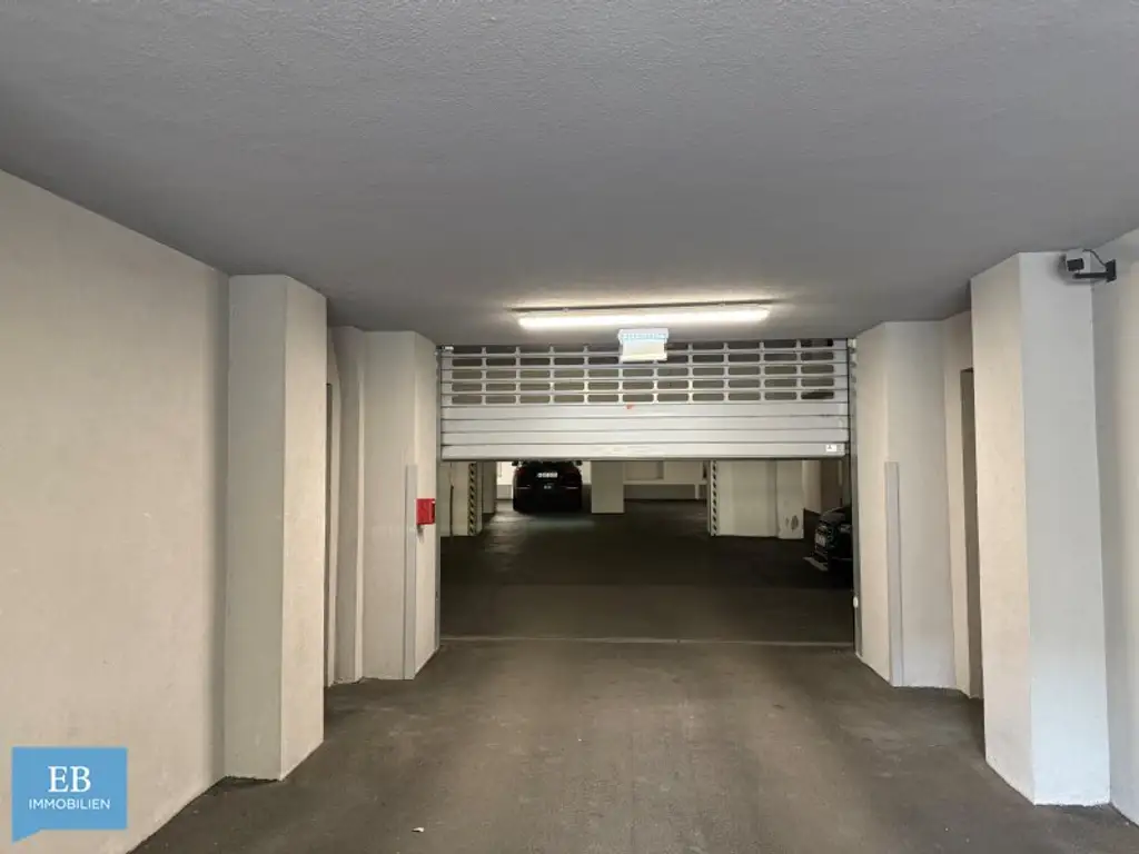 Helle Familienwohnung mit feiner Farbwelt und Fitnessraum im Haus