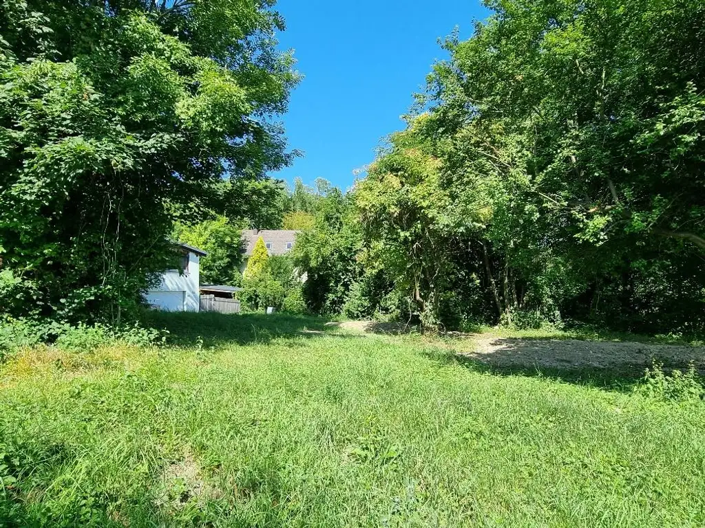 BAUGRUND IN SONNIGER, BELIEBTER LAGE