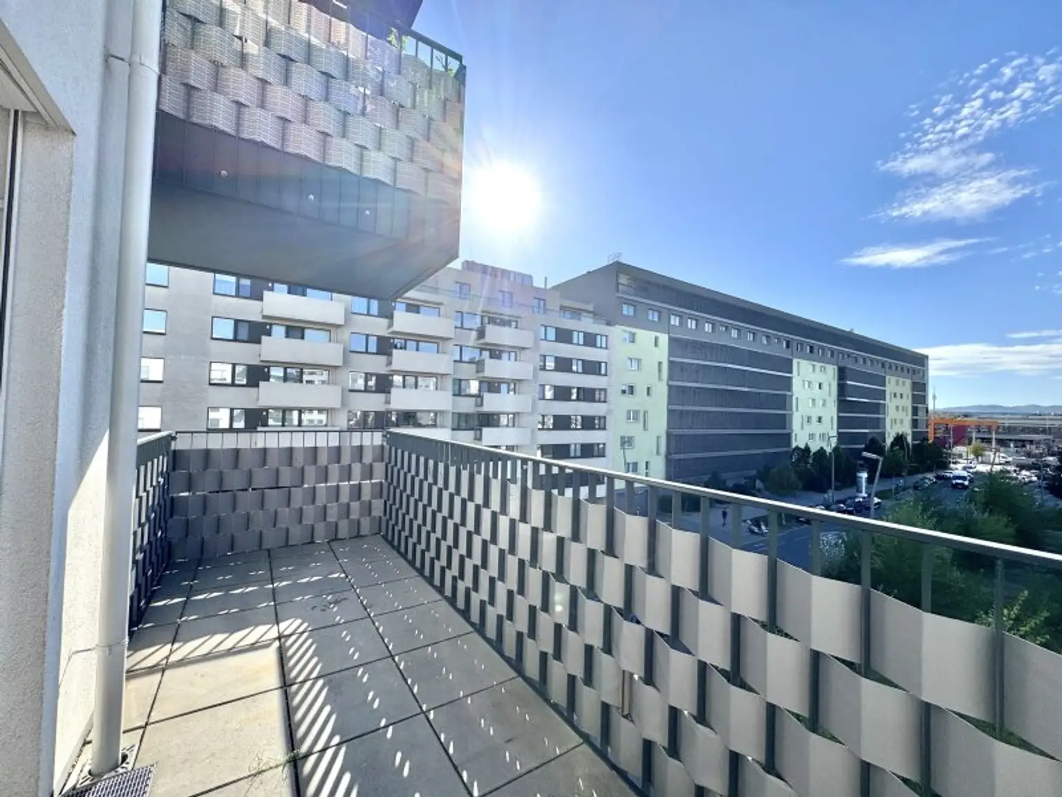 Modernes Wohnen nahe Stadlauer Straße - Großzügiger Balkon