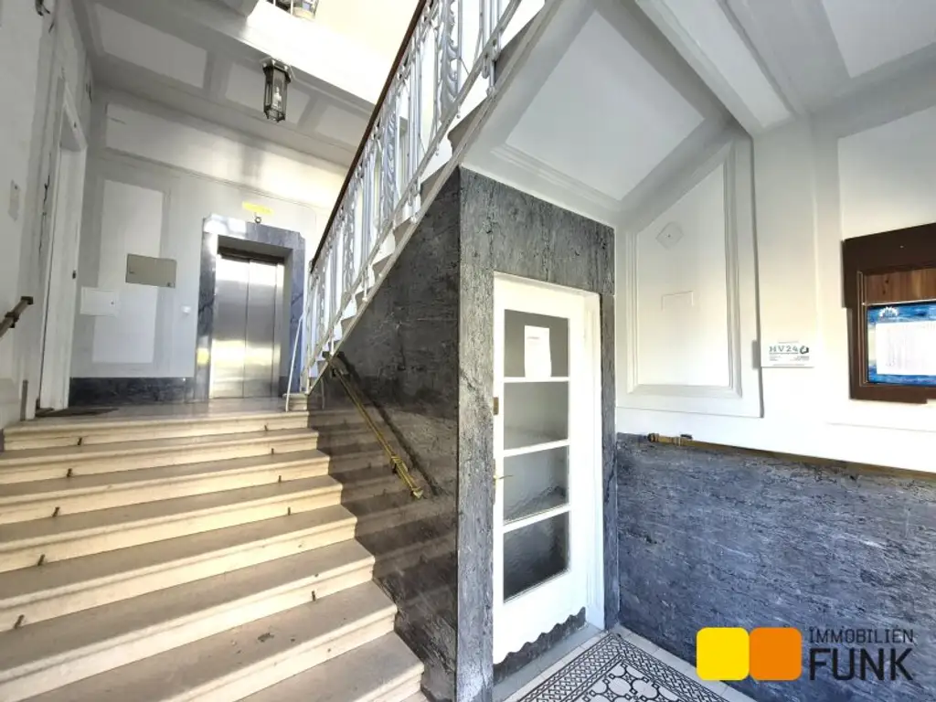 Herrschaftliche 5-Zimmerwohnung mit Balkon