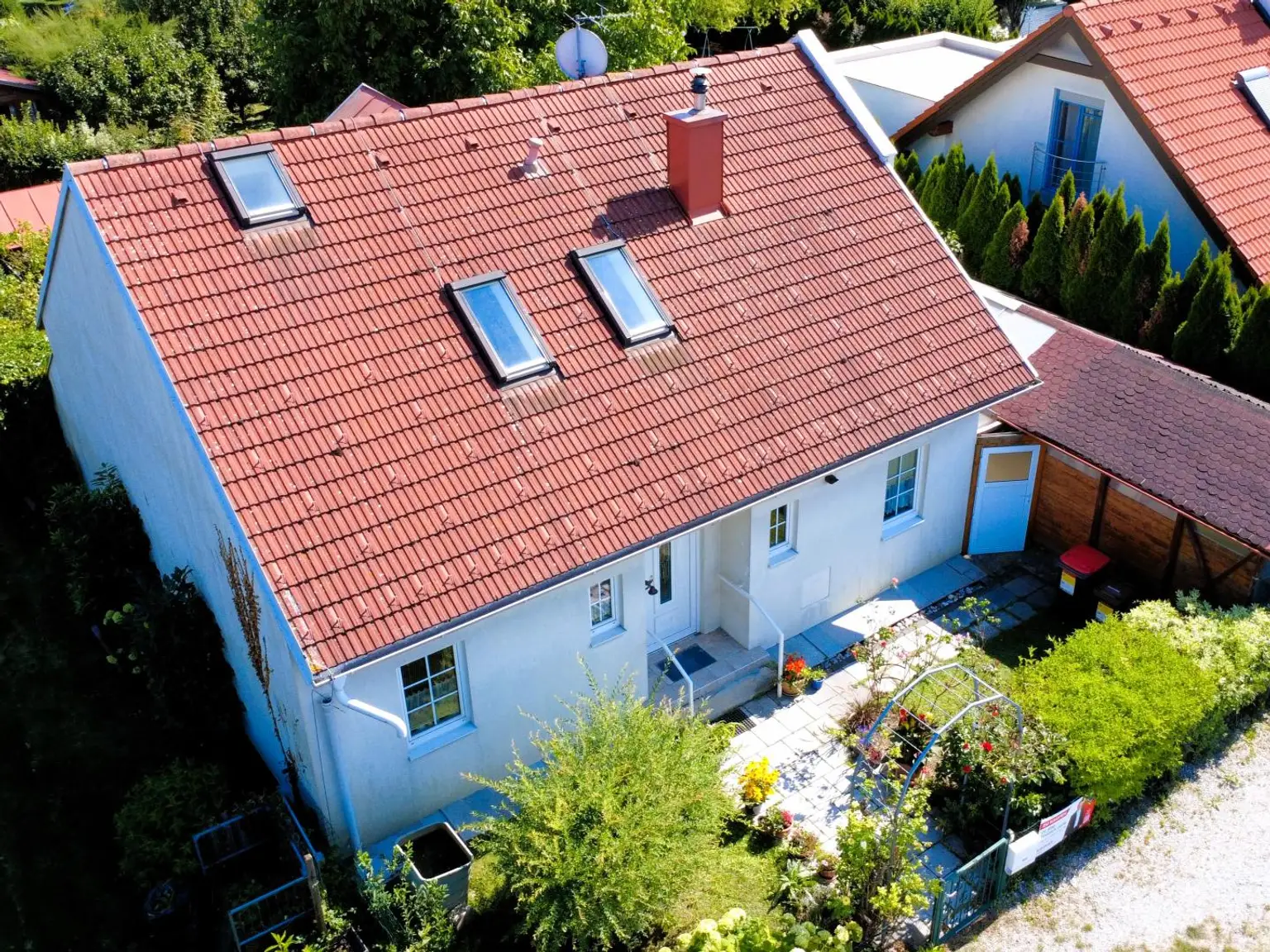 Einfamilienhaus mit Carport, schönem Garten am Badesee Neudörfl - Superädifikat