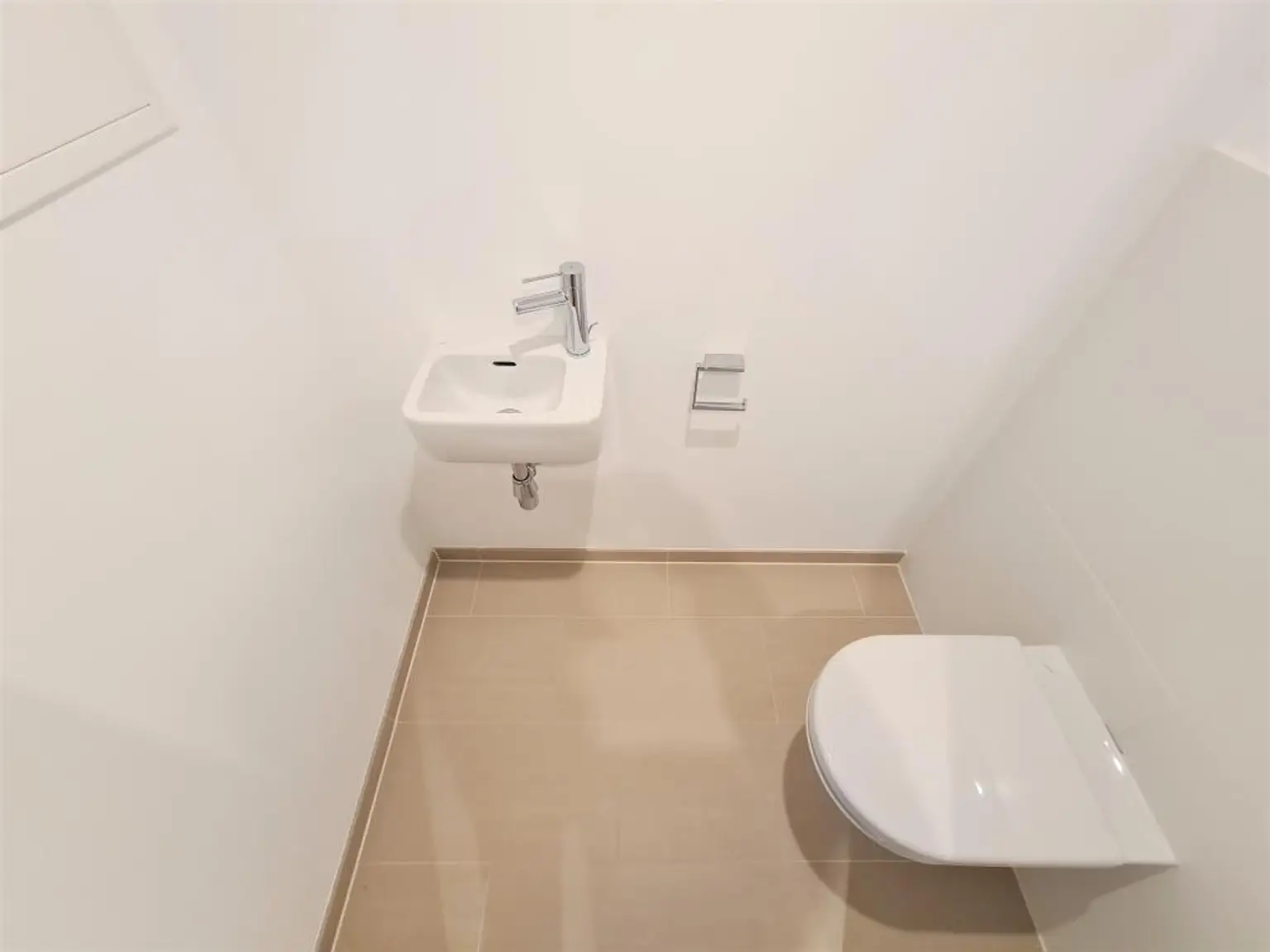 Die ersten Sonnenstrahlen genießen in der neuen Terrassenwohnung! 20min öffentlich nach Wien Mitte!