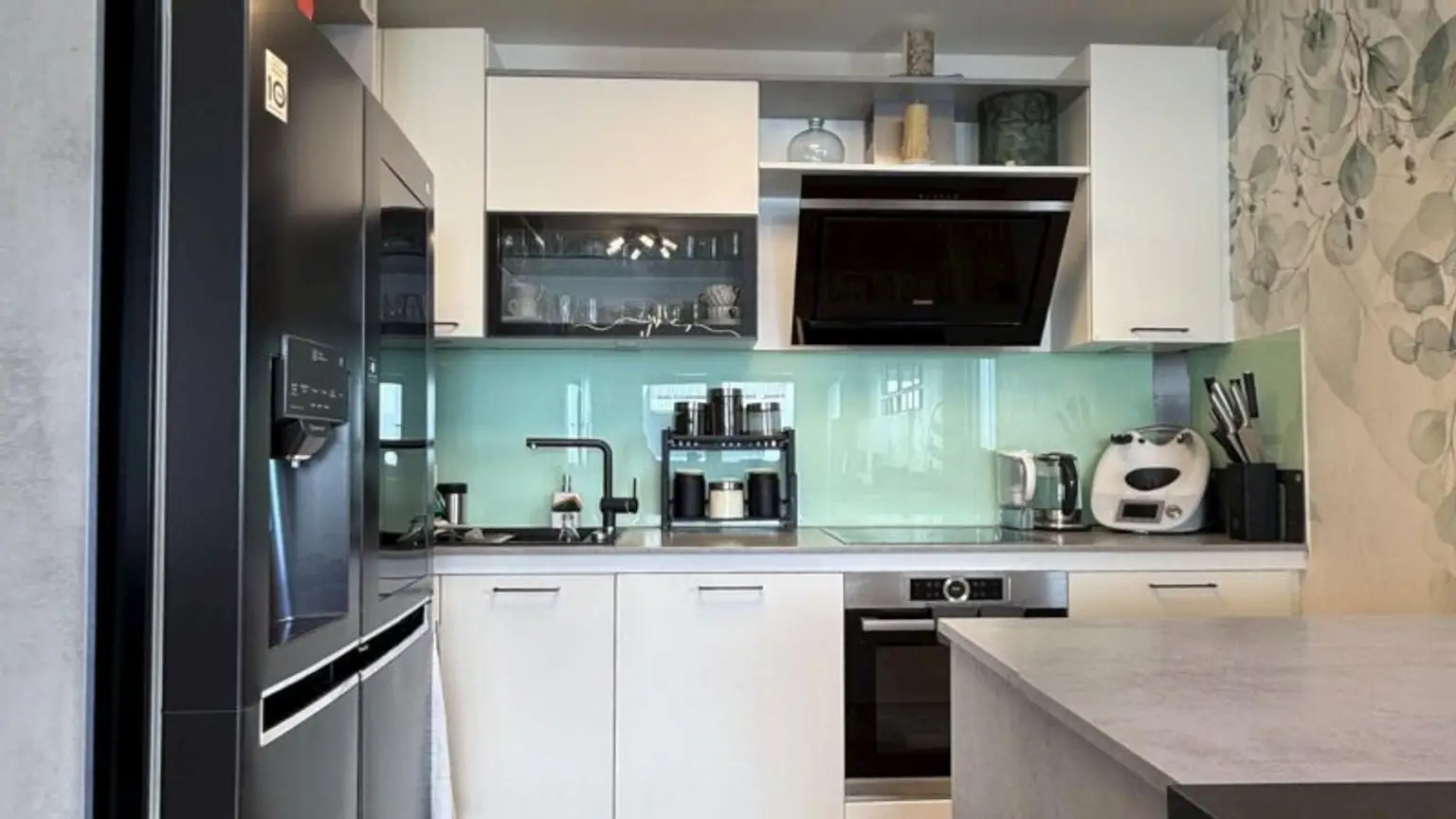 +NEU+ Ihr liebevoller und hochwertiger Rückzugsort im Grünen – Sonnige 3-Zimmer-Wohnung mit Balkon & bester Anbindung