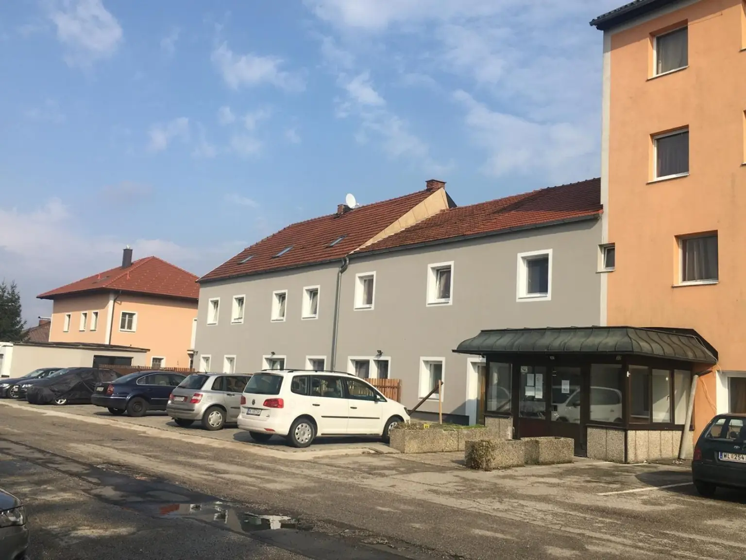 Zinshaus mit 59 Wohneinheiten plus 1 Büro  voll vermietet- FORELLENHOF
