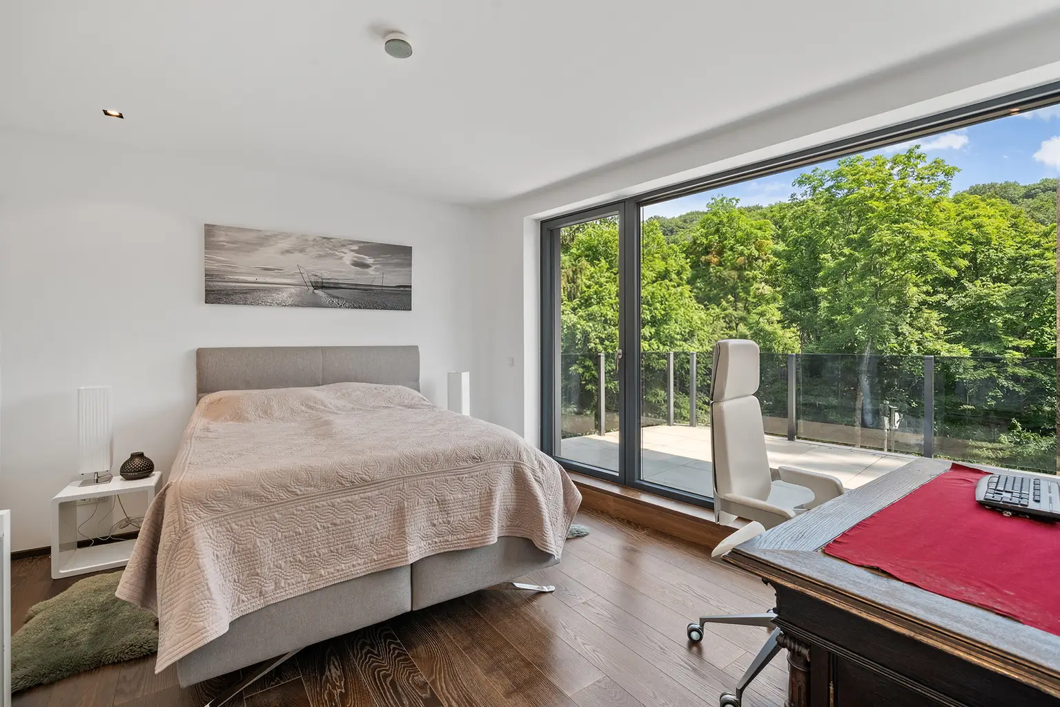 Energieeffiziente Villa mit Pool & unverbaubarem Waldblick