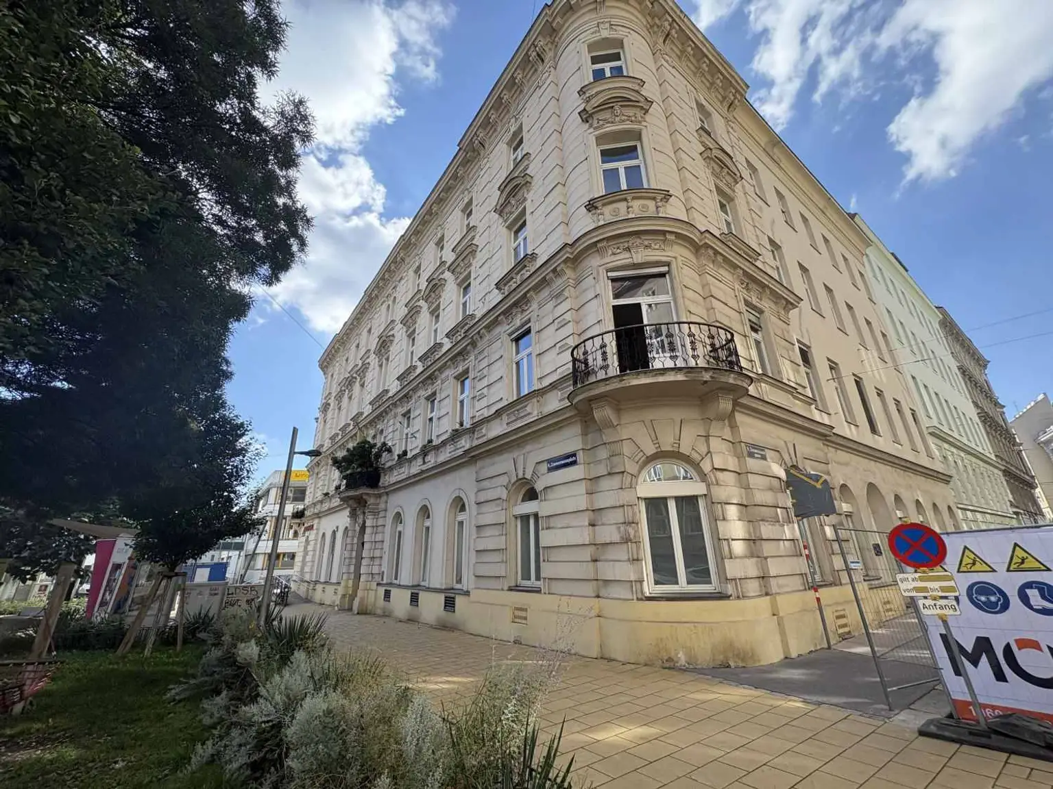 Nähe AKH Wien - 
Unbefristet vermietete 5-Zimmer-Wohnung