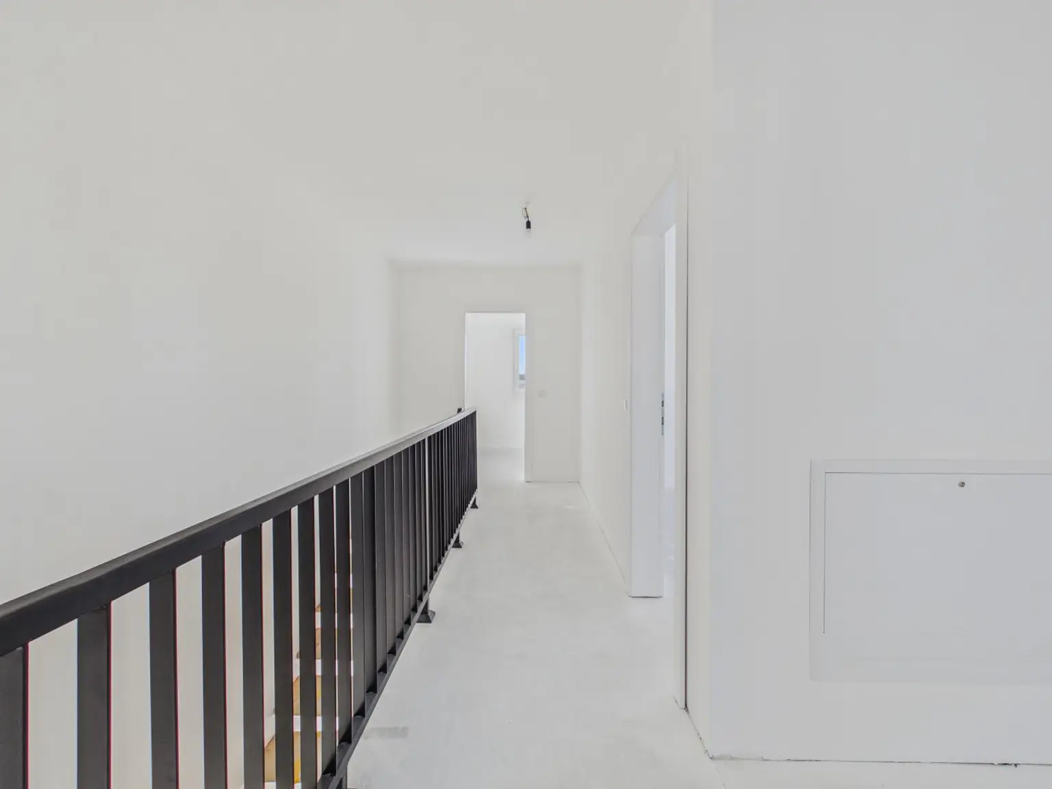 Haus B Flur 2