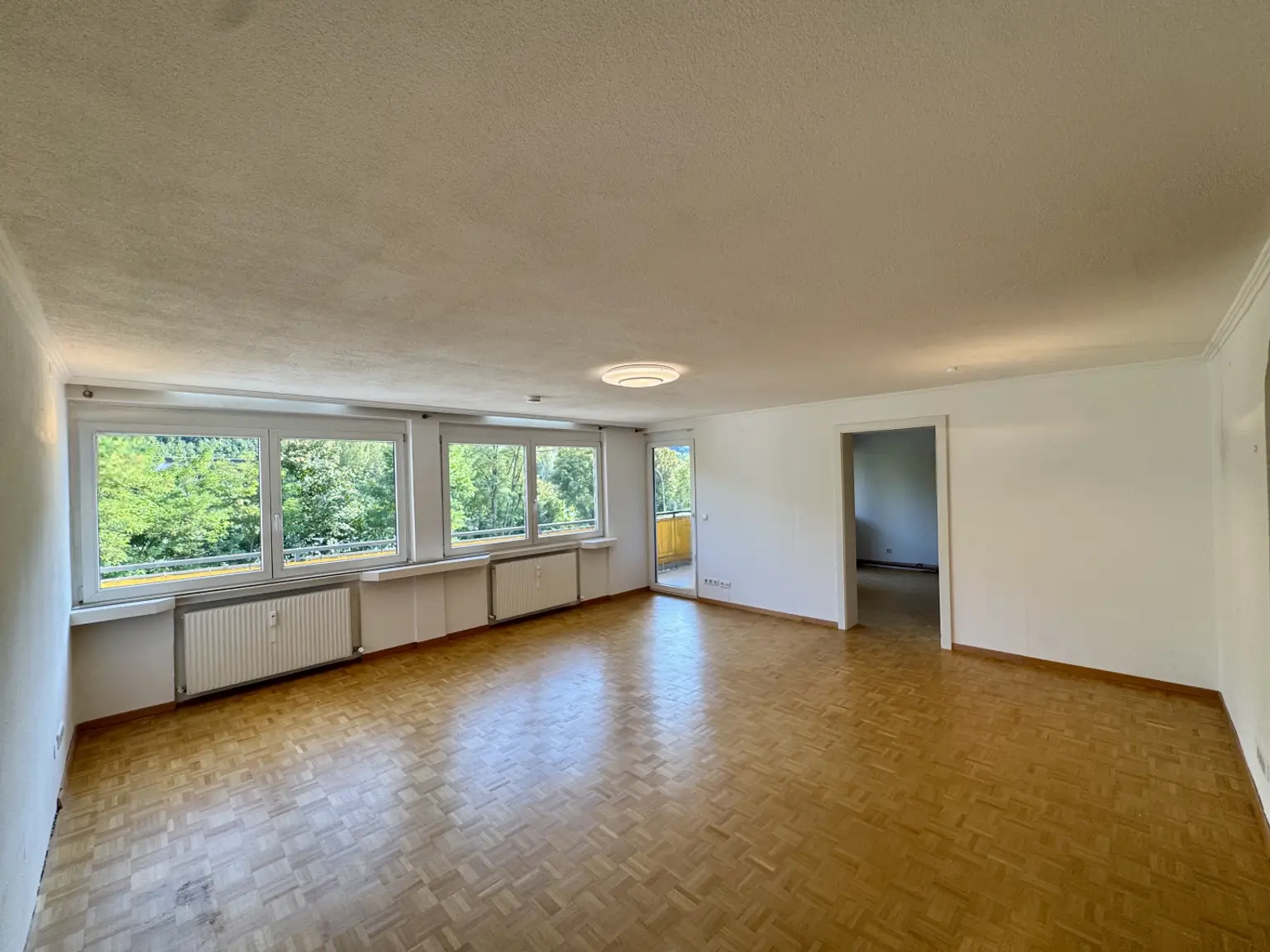 97 m² Dachgeschosswohnung mit Balkon & Tiefgarage