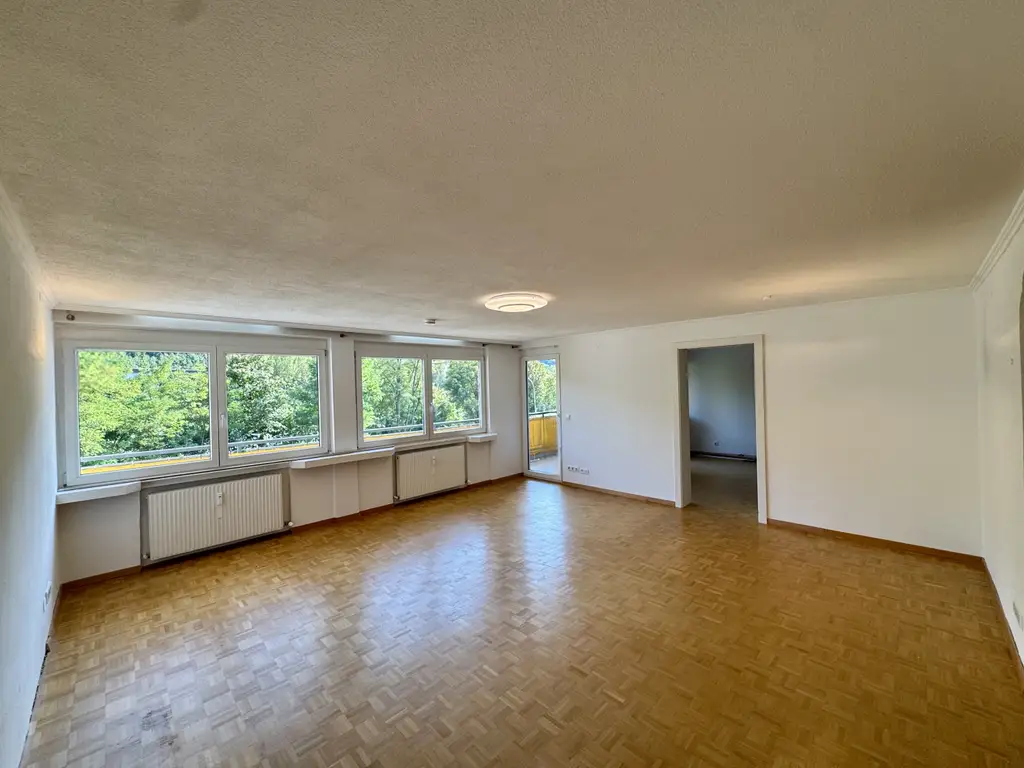 97 m² Dachgeschosswohnung mit Balkon & Tiefgarage
