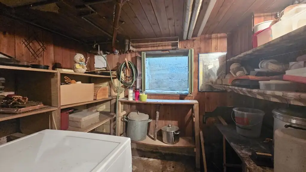 Charmantes Sanierungsobjekt in Radenthein: 5 Zimmer, Balkon und viel Potenzial!