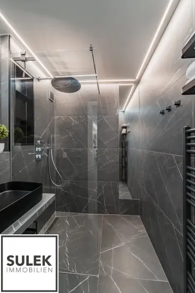 Ruhige, sanierte 3,5 Zimmer Wohnung mit Designer-Bad und Küche + Garage (optional!) in Mariahilf - beziehbar ab 01/26!