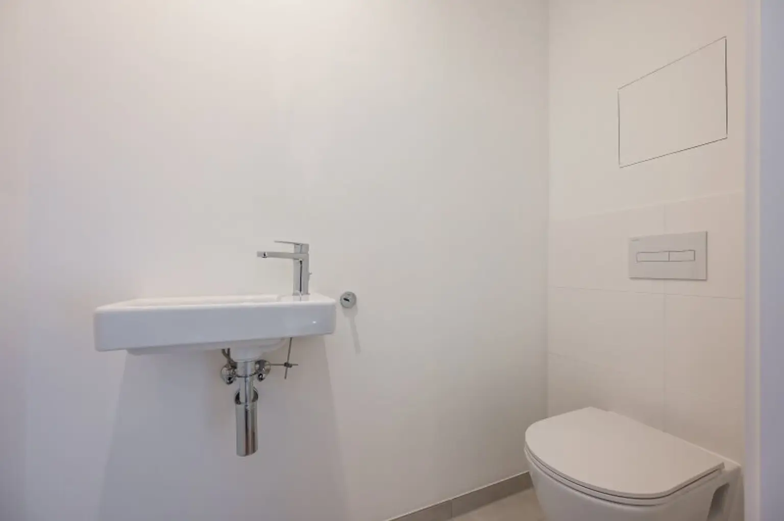 ++MOLLARD 50++  perfect 2-room-apartment in the Heart of the City (1/3)