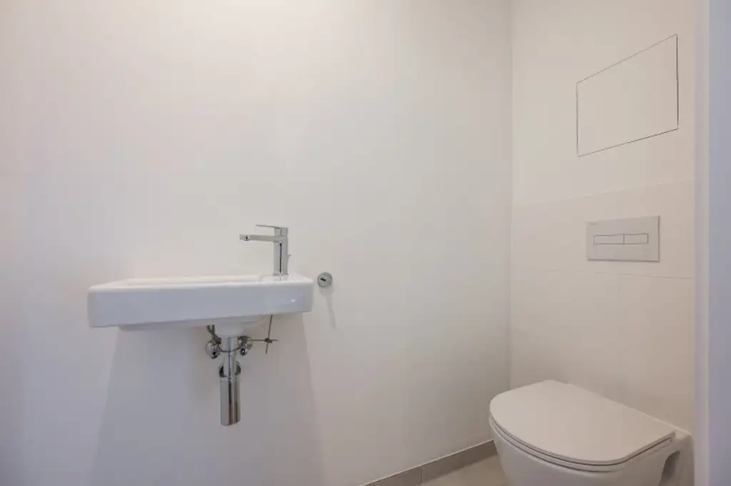 ++MOLLARD 50++  perfect 2-room-apartment in the Heart of the City (1/3)