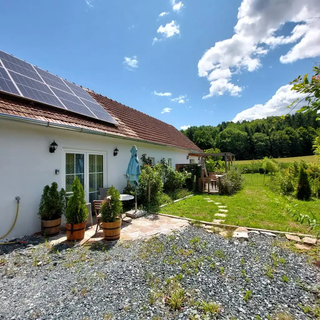 Wunderschönes, liebevoll und stilvoll saniertes Bauernhaus mit zwei Ferienappartements