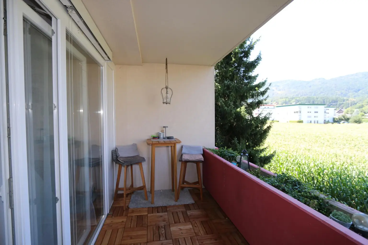 großzügige, attraktive 2 Zimmer-Wohnung