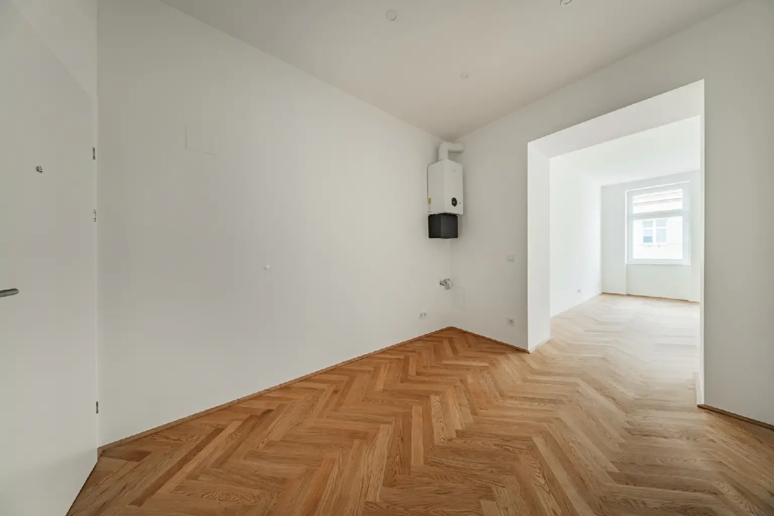 Stilvoller Erstbezug – hochwertig sanierte Altbauwohnung in ruhiger Lage!