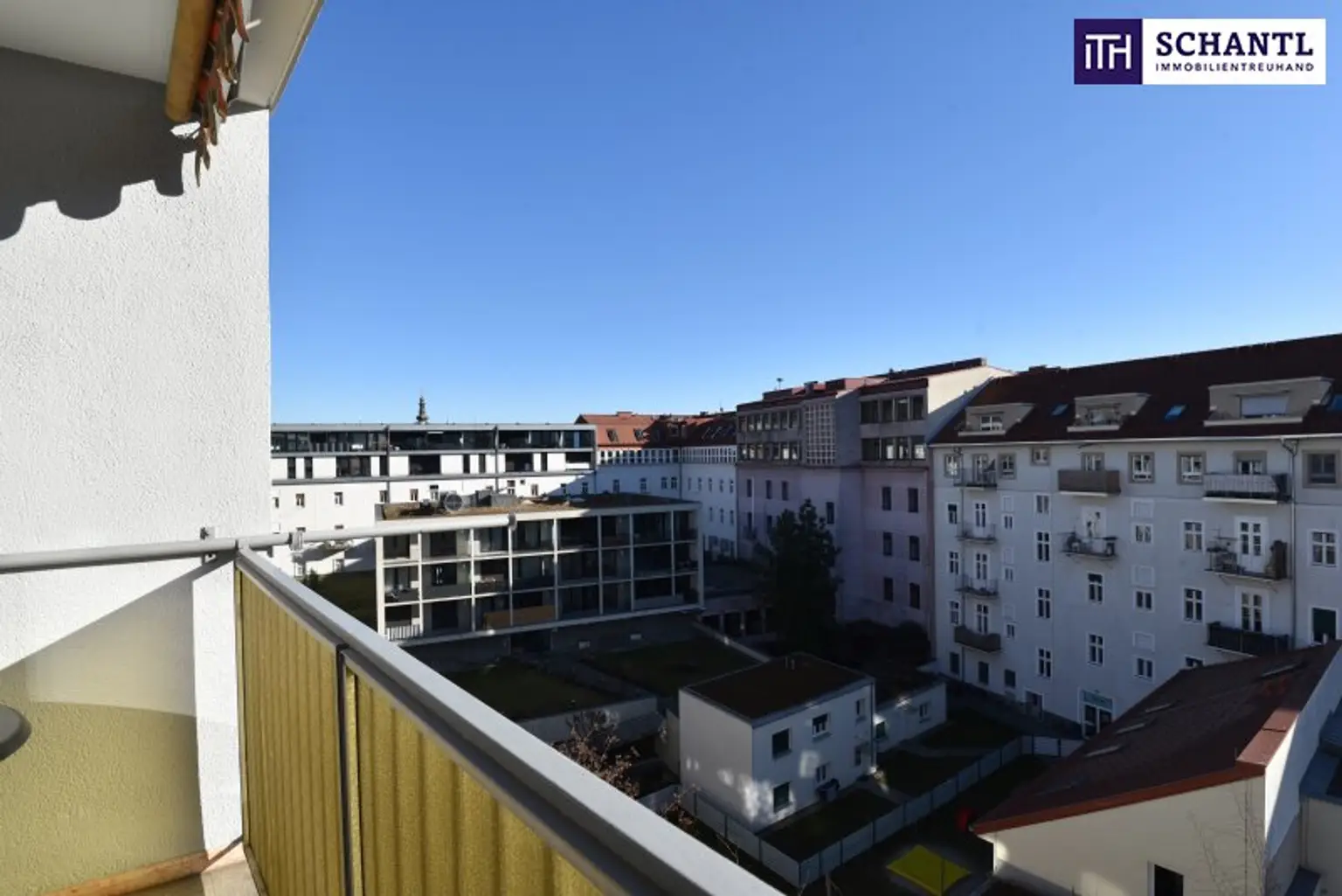 Lichtdurchflutete 3-Zimmer-Wohnung mit großem Balkon und herrlichem Fernblick