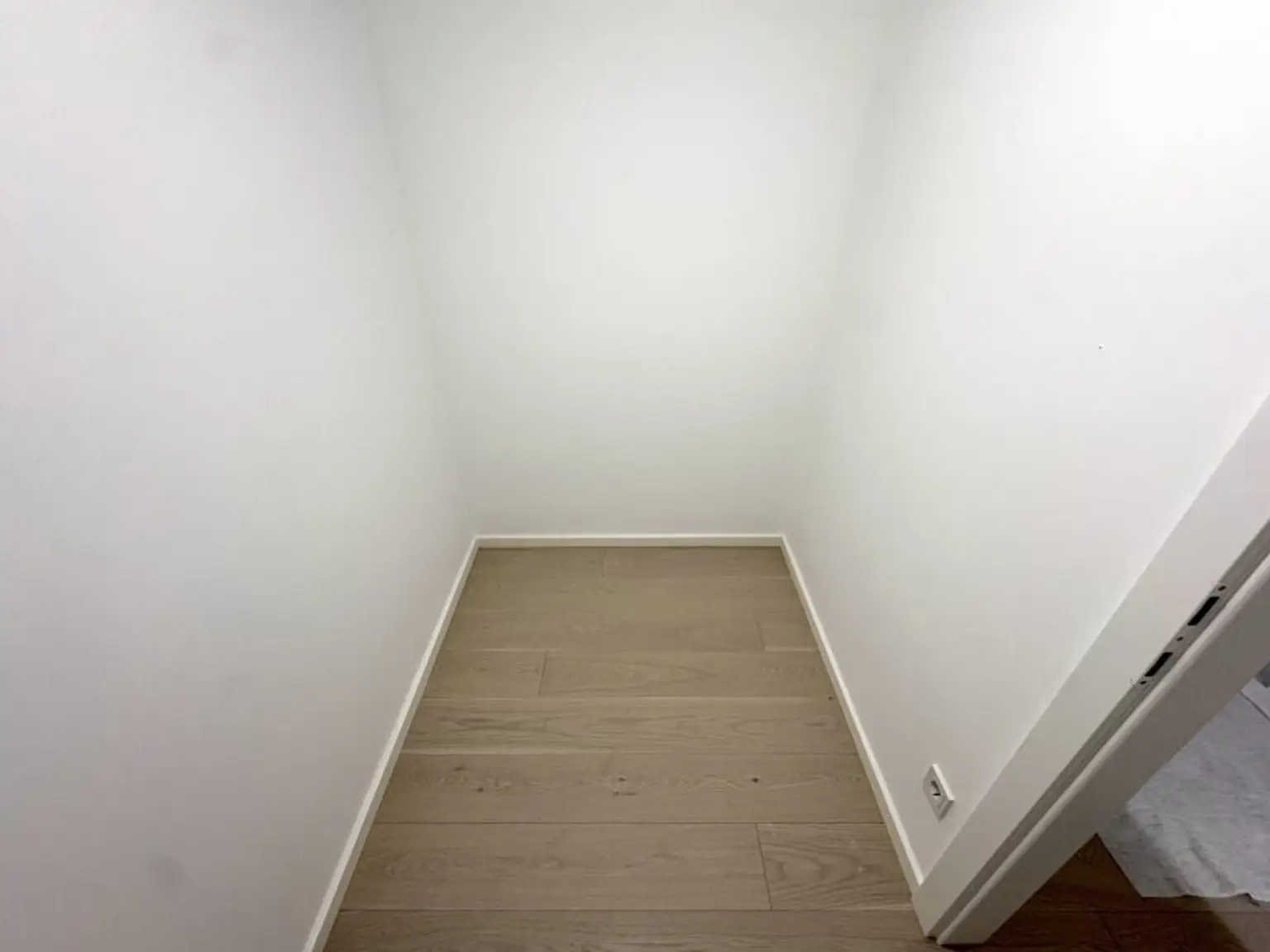 EIGENGRUND NÄHE ALTE DONAU – FREIFLÄCHEN - LUFTWÄRMEPUMPE – KELLER – GARAGE – U-BAHN!