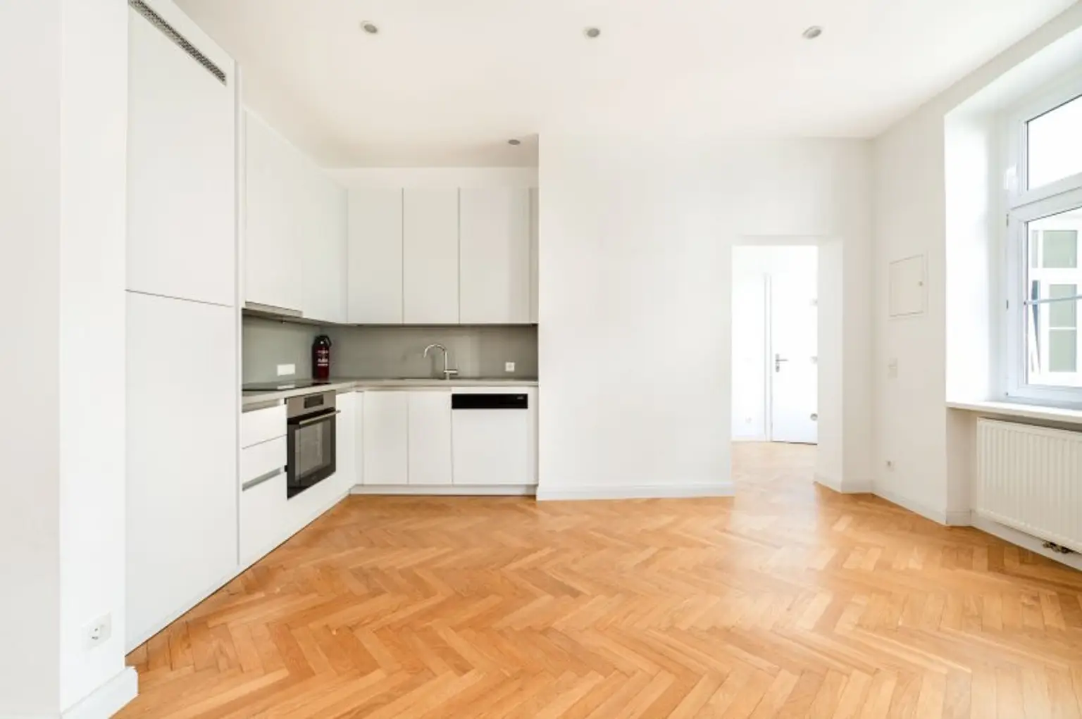 Helle 2-Zimmer Altbauwohnung - ruhige Innenhoflage