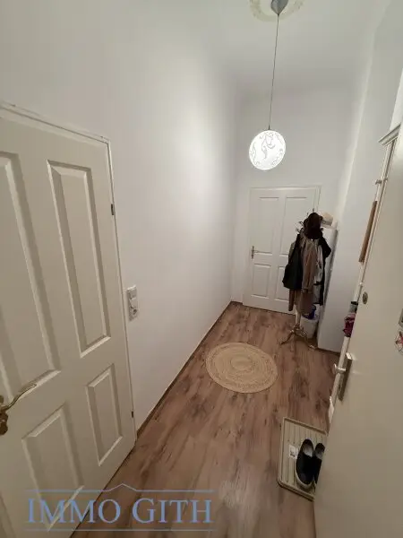 HELL, GEMÜTLICH & GUT VERMIETET – GEPFLEGTE 2-ZIMMER-WOHNUNG MIT BALKON IN SIMMERING ZU KAUFEN!