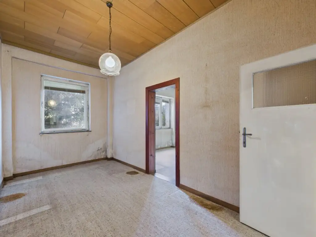 8 Zimmer Einfamilienhaus in Gänserndorf Stadt | 2.068 m² großes Grundstück