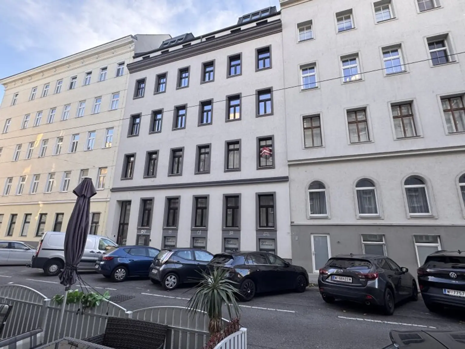 Vollsanierte 2-Zimmer-Wohnung in generalsaniertem Altbau