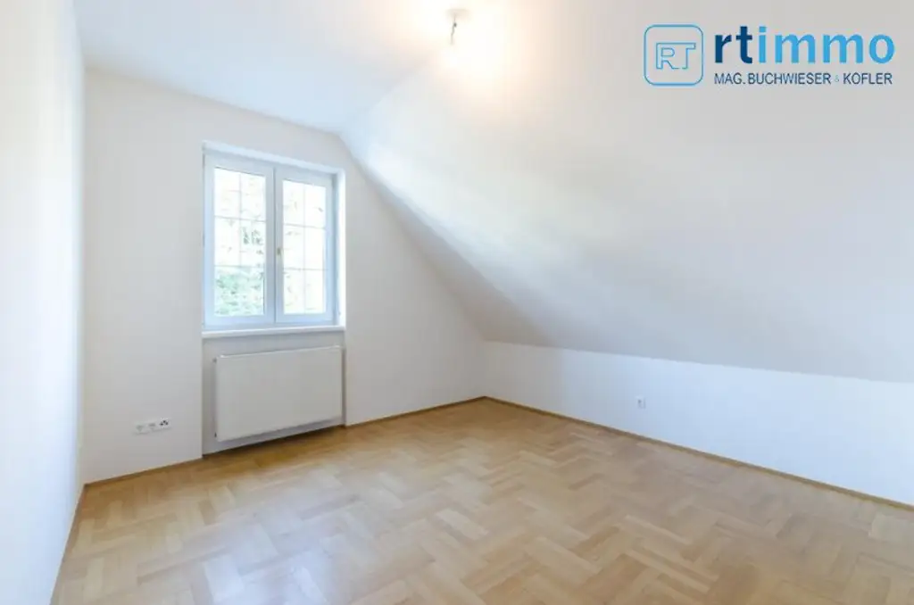 VIER ZIMMER | SCHÖNE UND HELLE TERRASSENWOHNUNG + 70 m2 DACHTERRASSE + GARAGE