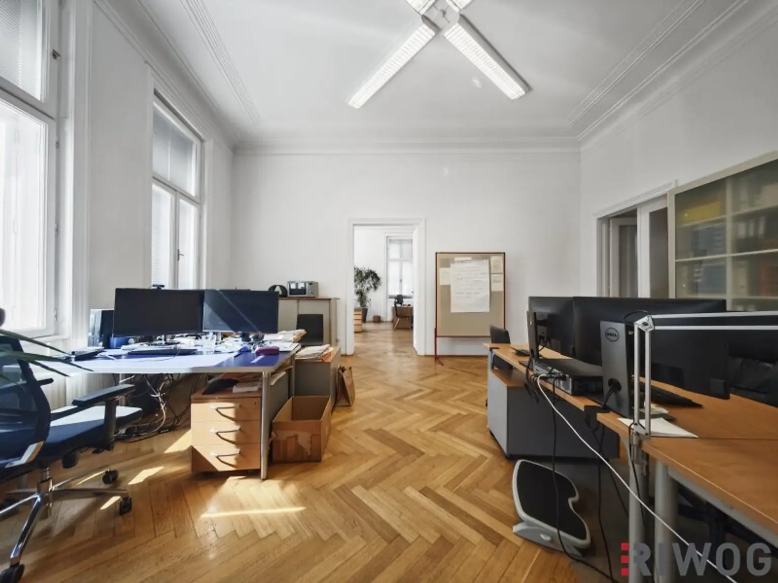 Topsaniertes Stilaltbaubüro in Naschmarktnähe | sehr hell | 154m² mit 4 bis 5 Zimmern | Luftwärmepumpe