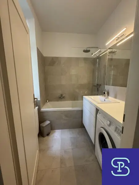 Provisionsfrei: Exklusiver 47m² Altbau mit Einbauküche und kl. Balkon in Toplage - 1080 Wien