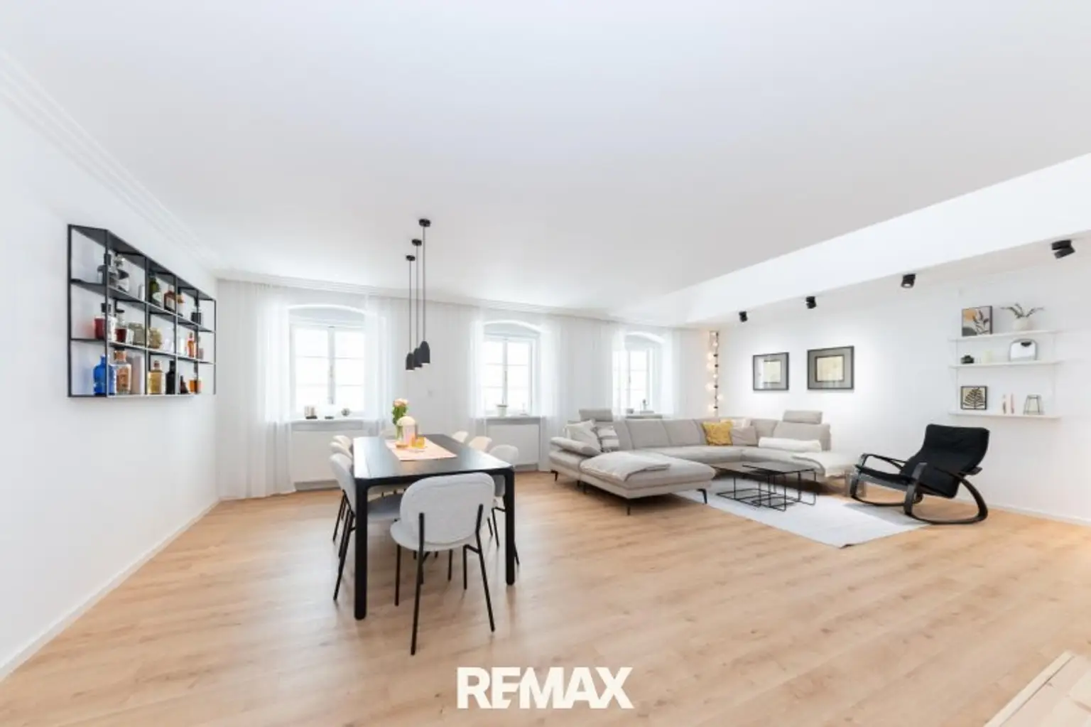 Wohn- und Essbereich 1