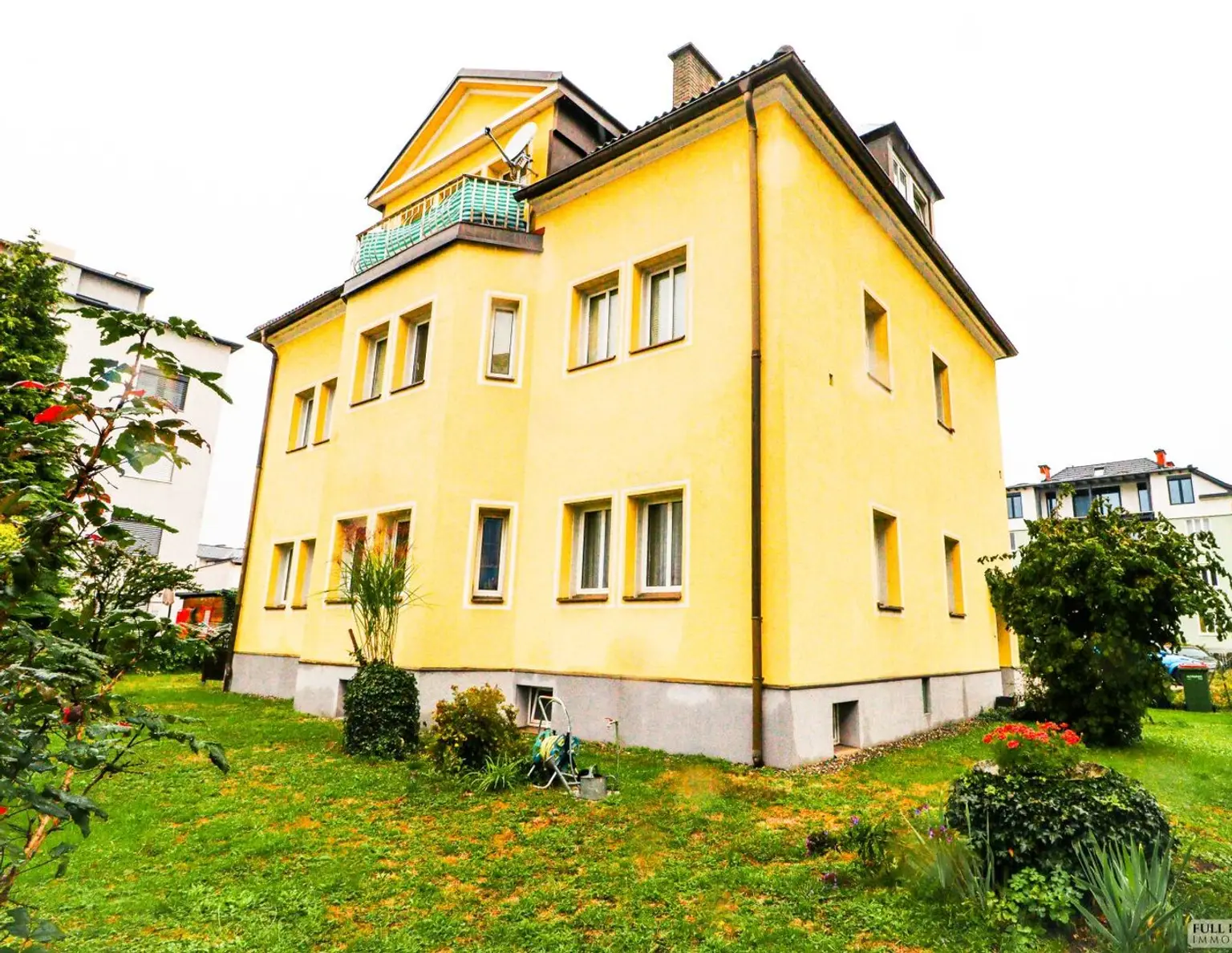 Mehrparteienhaus mit 3 Einheiten, großem Garten und Keller in Villach