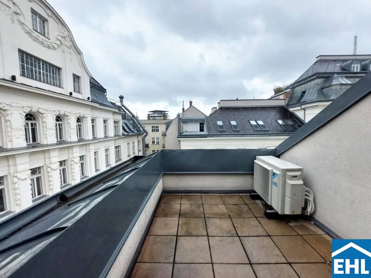 Traumhafte 3-Zimmer-Wohnung mit Terrasse direkt an der Mariahilfer Straße!