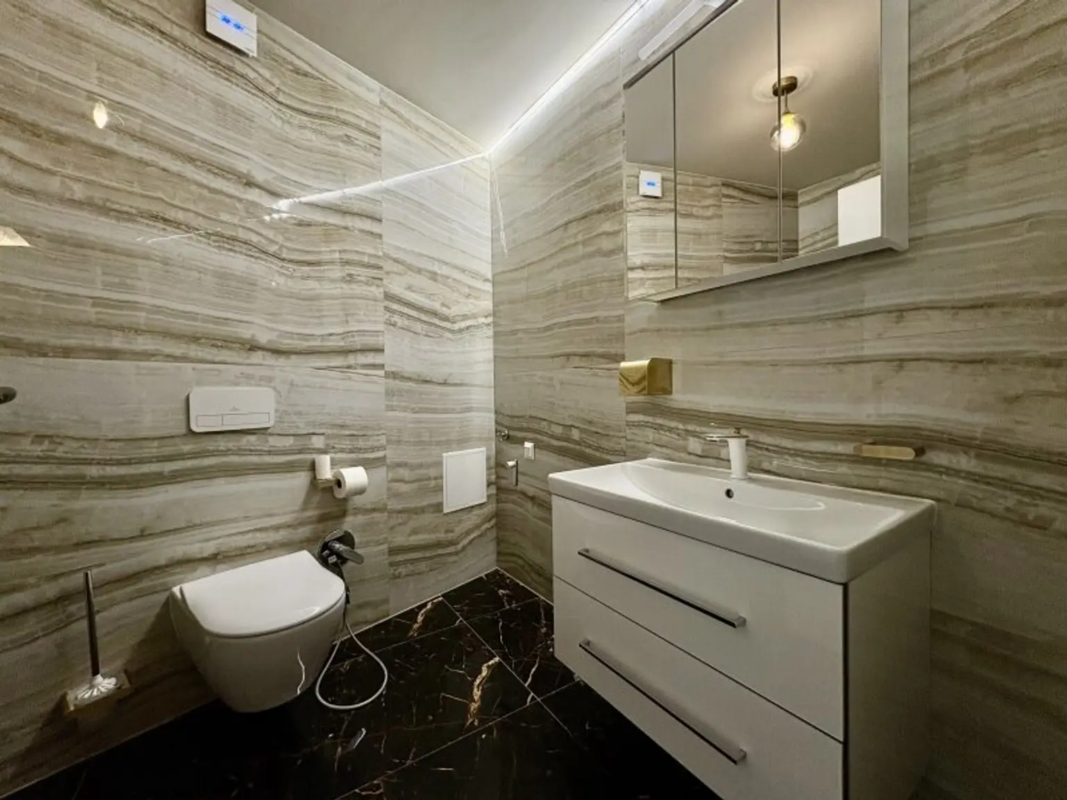 Stadt trifft Natur - Elegante 2-Zimmer Wohnung mit Klimaanlage, Sauna & Terrasse