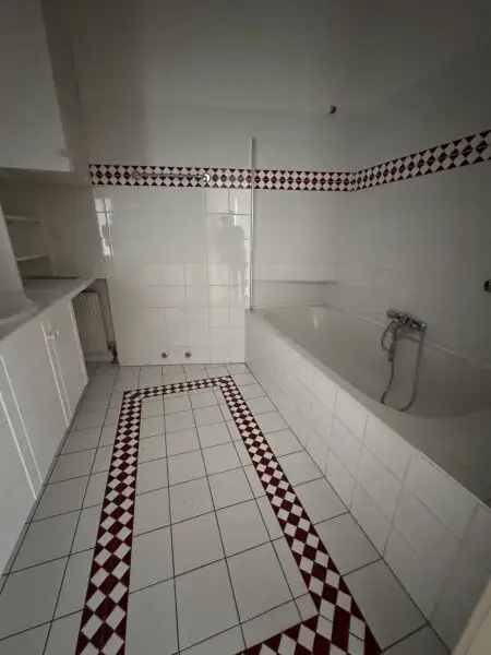 Mietwohnung ca. 178m2 in Top-Lage in Graz! ***Für Wohngemeinschaften bestens geeignet***