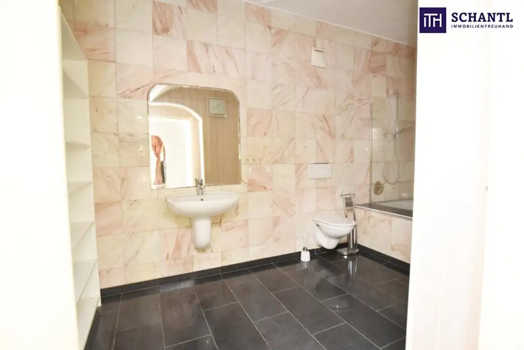 MÄRCHENHAFTE Wohnung im SCHLOSS inklusive Nutzung des SCHLOSSGARTENS! Ab sofort verfügbar!