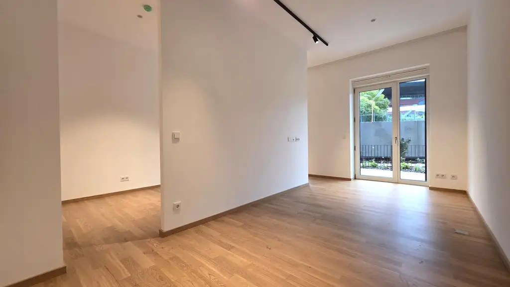 DC-FLATS: High-End-Apartment next UNO-City!! ERSTBEZUG!!
