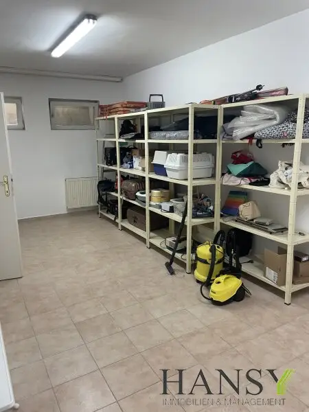 Neuwertiges Traum-Einfamilienhaus in Pfaffstätten: Stil, Pool und Gartenparadies!